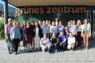 Studierende und Lehrkräfte vor dem Grünen Zentrum Immenstadt