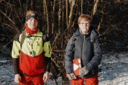Ein junger Mann und eine junge Frau
